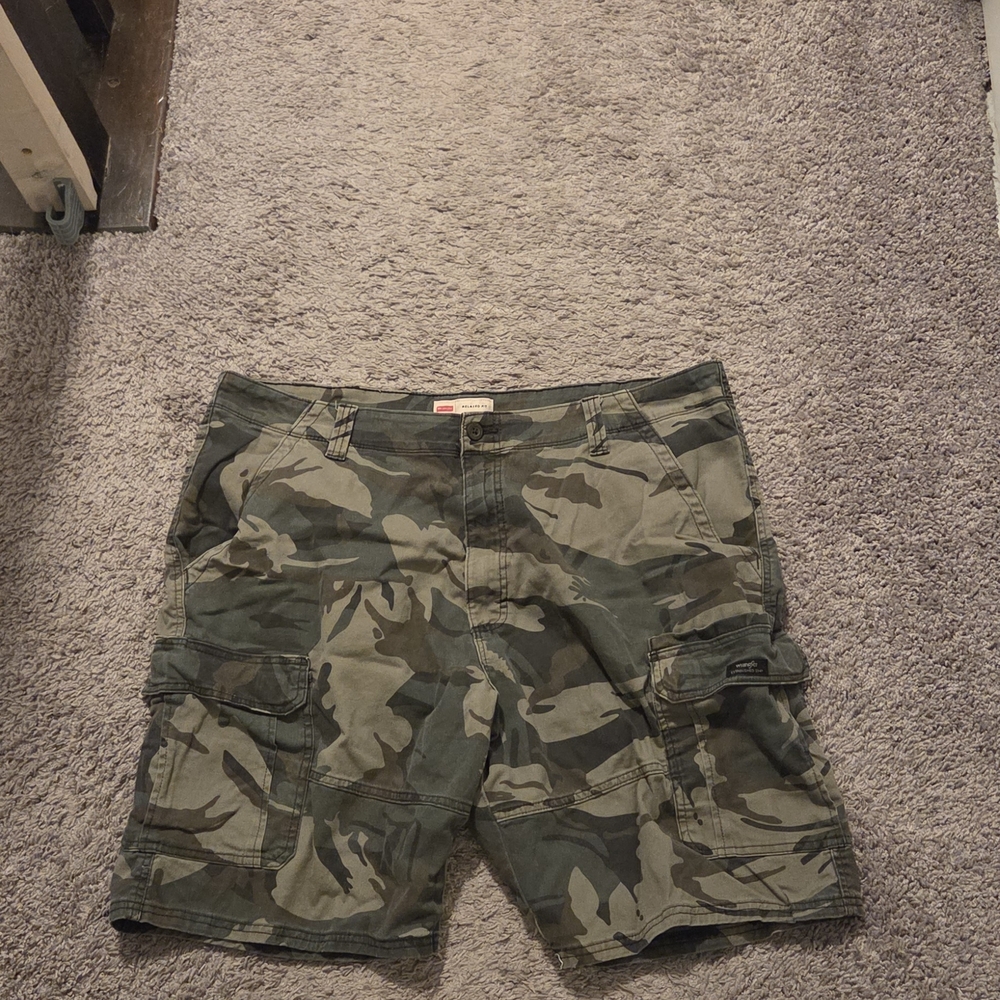 Wrangler Men's Cargo Shorts - CAMO Green